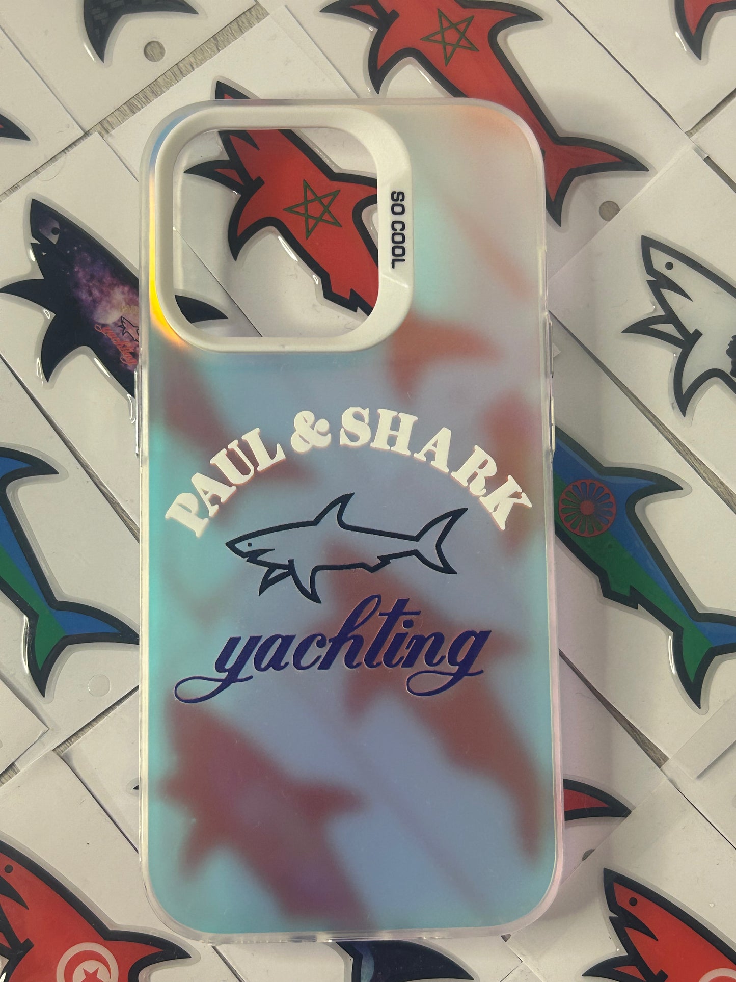 Coque shark brillante