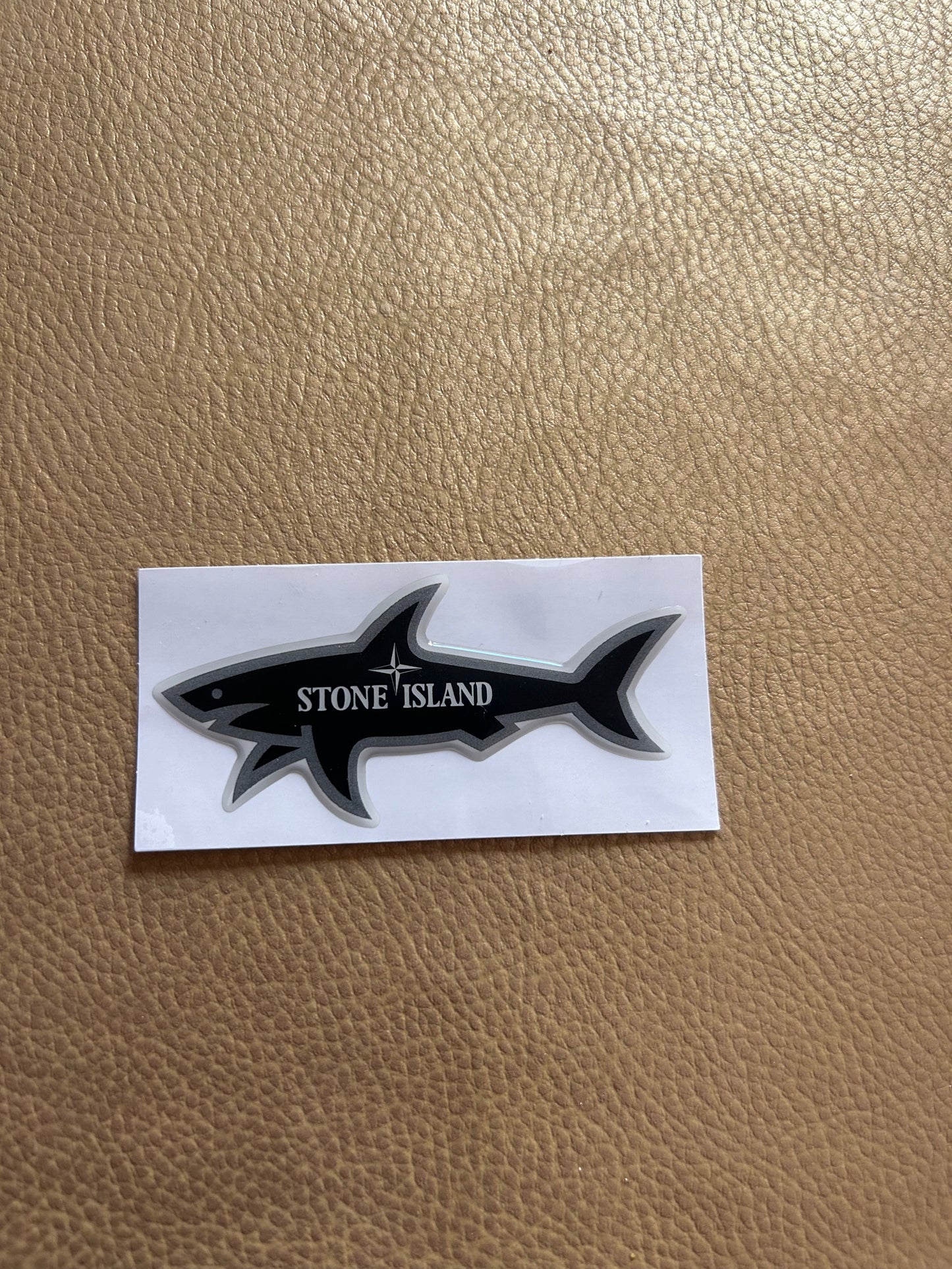Shark stone noir